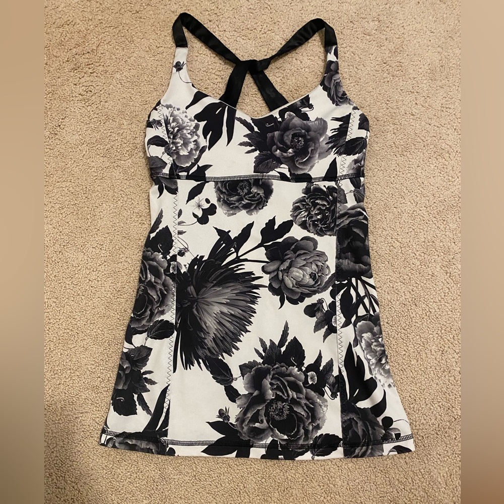 Lululemon floral tank with built in bra -Size:4